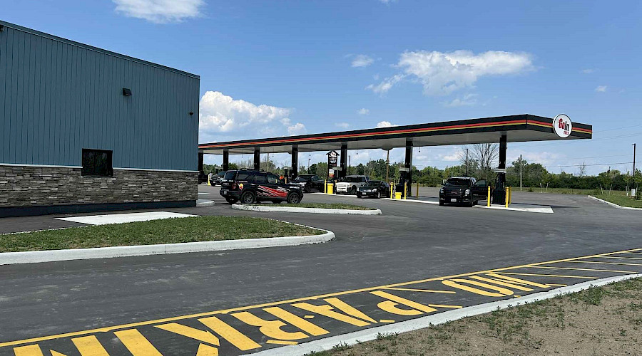 Exterior image of the new GoIn Fuel and Gas built by Chandos Construction Toronto for the Chippewas of Georgina Island First Nation delivered by Integrated Project Delivery